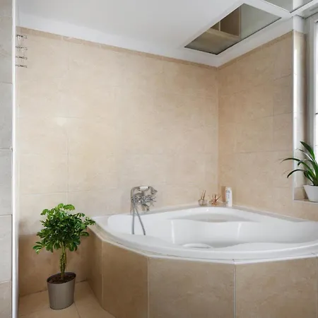Days - Family Friendly With Ac And Netflix In Old Town Praga