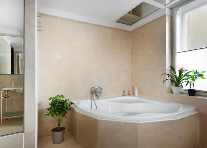 Days - Family Friendly With Ac And Netflix In Old Town Praga